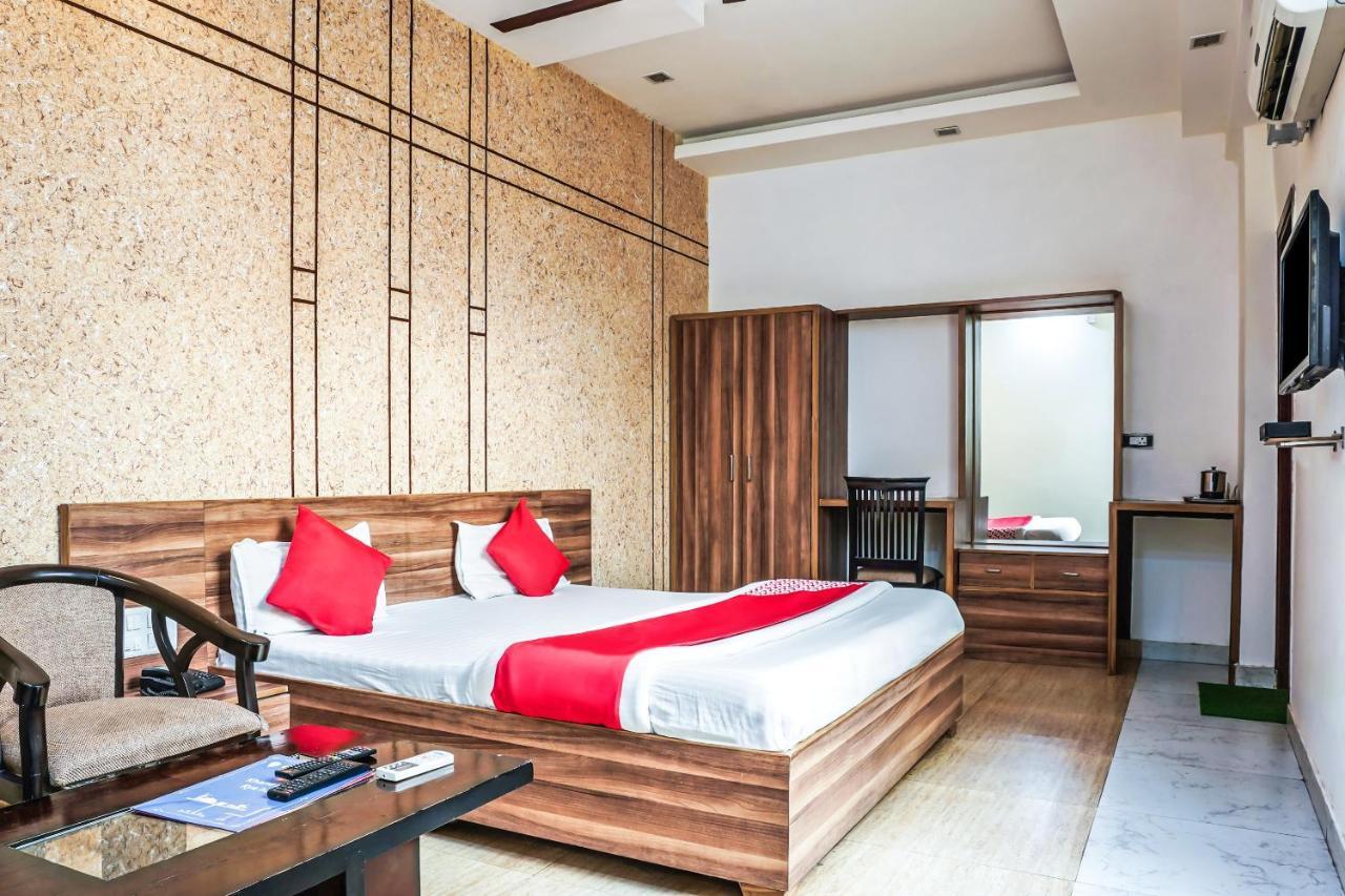 Oyo 18895 Hotel Kartikay Grand Hisār Esterno foto